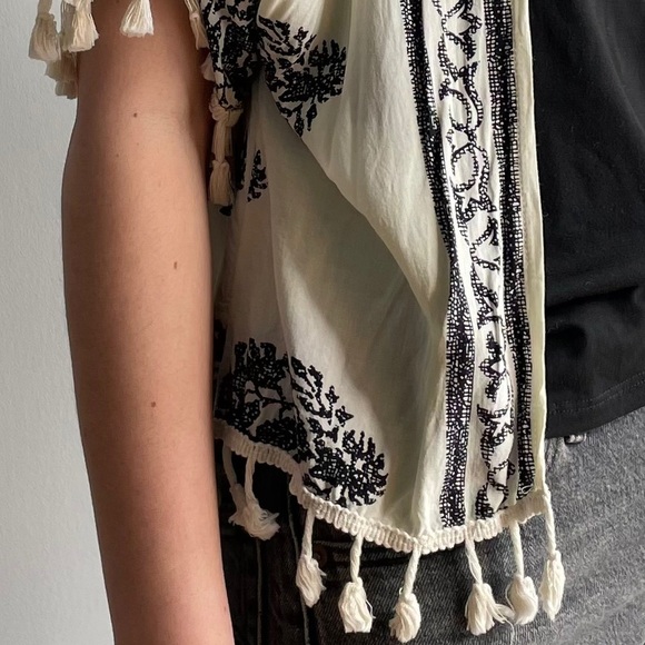 ROMWE Leaf Print Tassel Hem Kimono - Picture 7 of 12